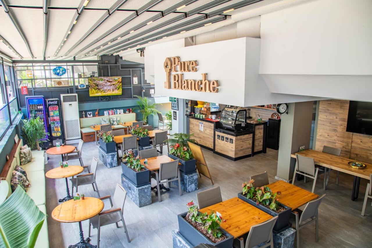 Pure Blanche Otel
